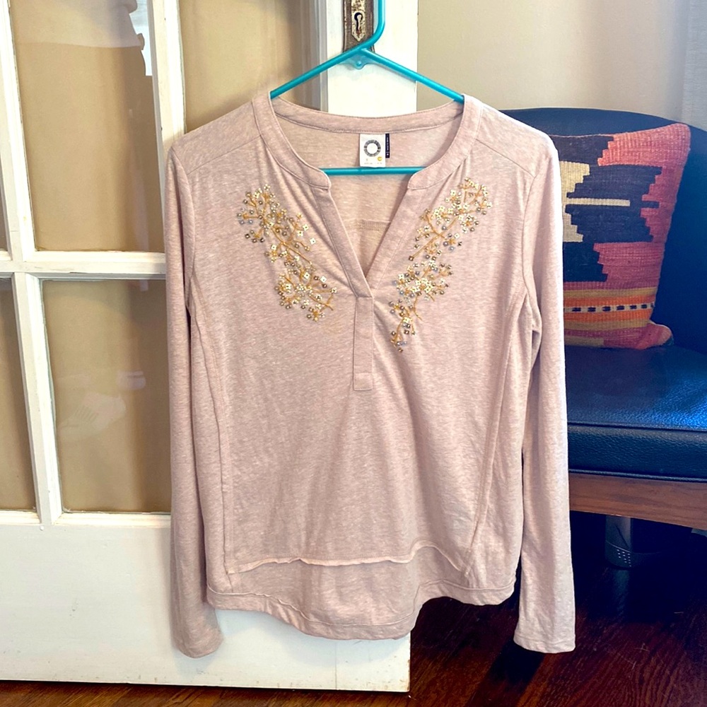 Cotton top w beading detail
